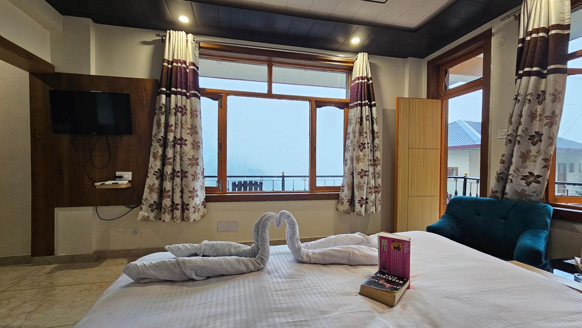 Green View Hotel And Restaurant МакЛеод Ганж Екстериор снимка