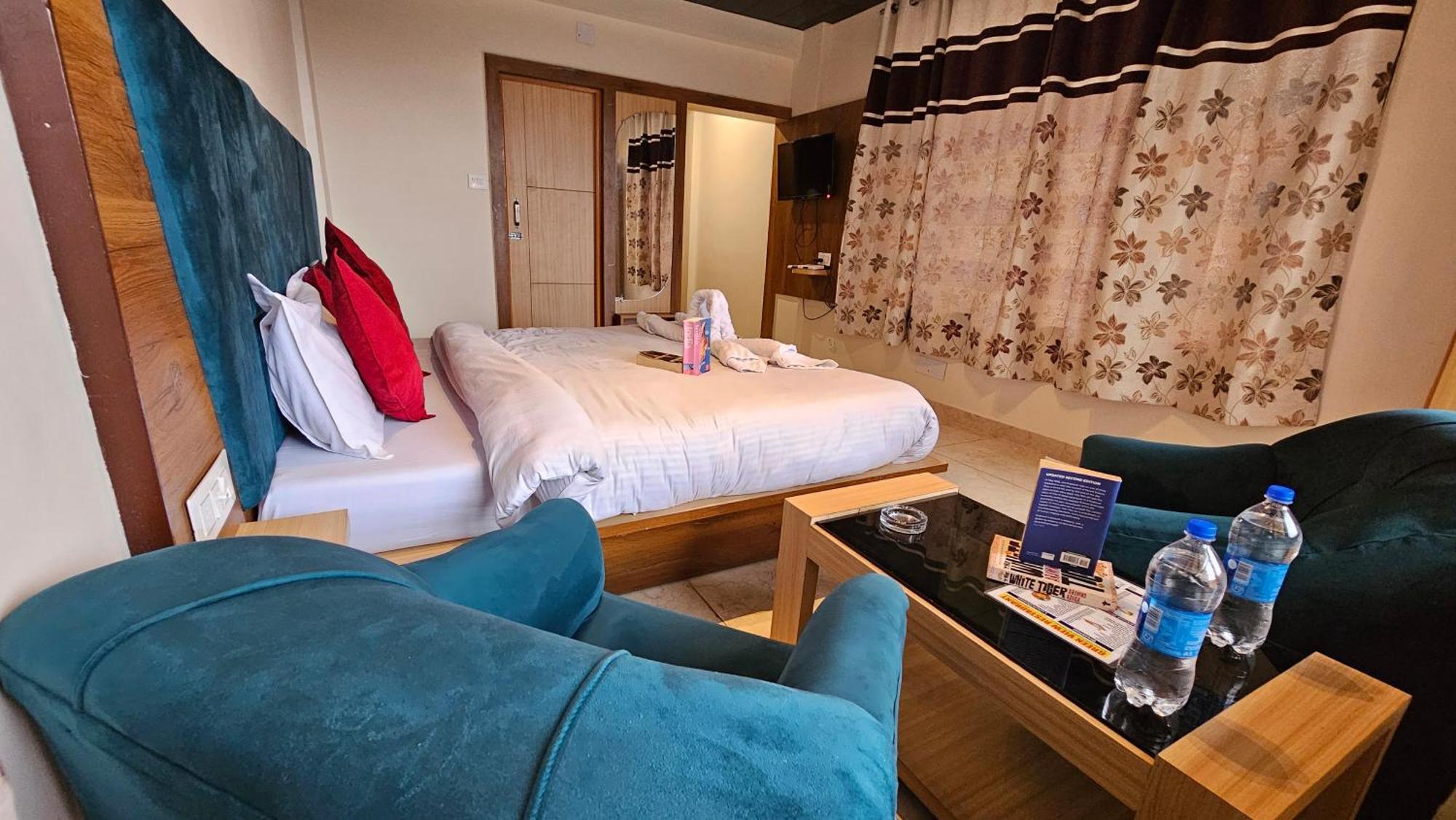 Green View Hotel And Restaurant МакЛеод Ганж Екстериор снимка